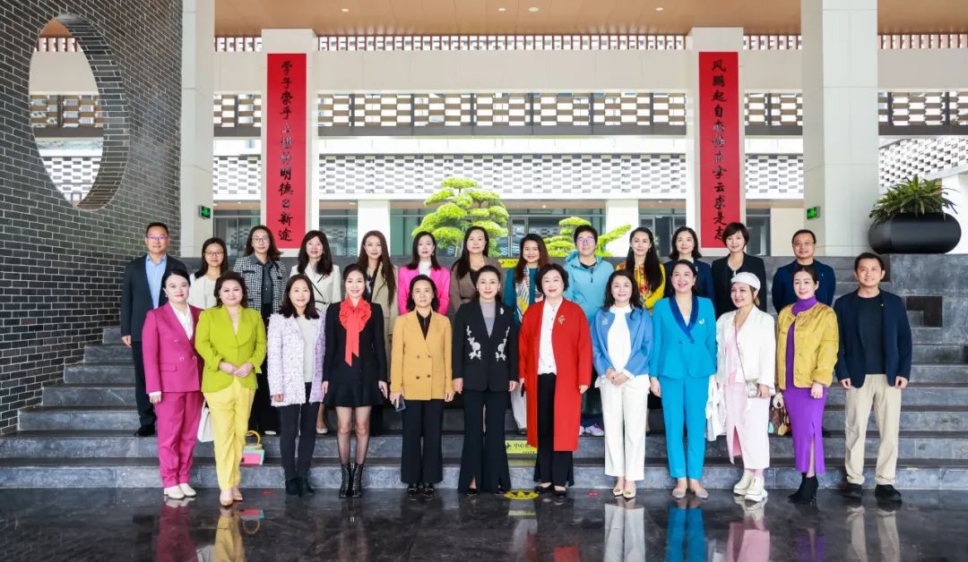 学术之美-深商木棉遇见南科大姜虹