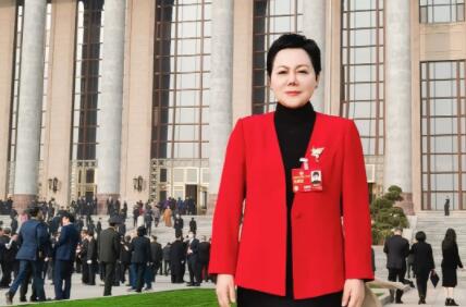 全国两会深商声音丨赵心竹：“全职妈妈”再就业需要全社会支持